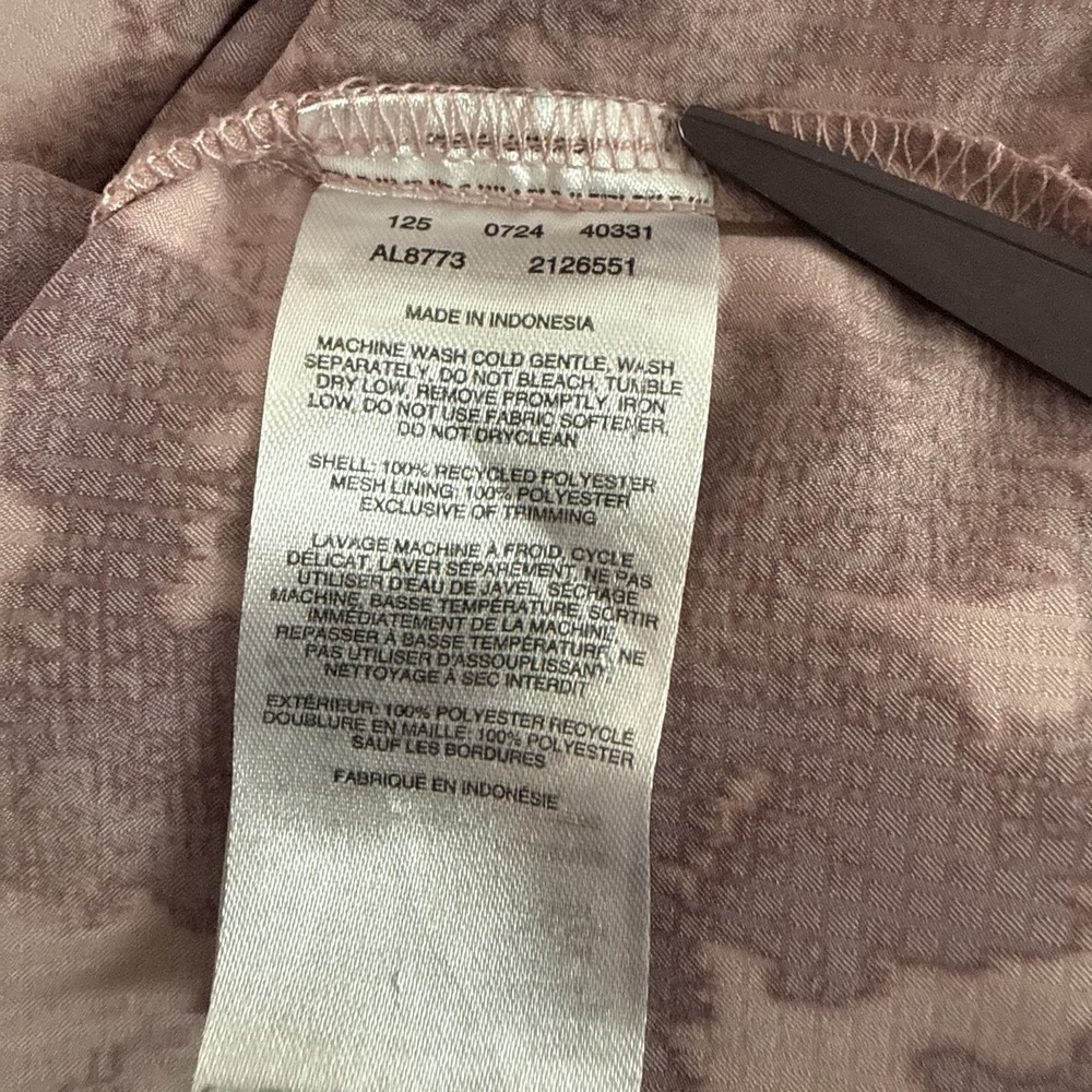Columbia Elevated View Utility Long Sleeve Shirt Women's Pink Camo Gorpcore Sz L - Picture 12 of 16